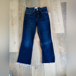 NWOT ZARA Women's Mid Rise Frayed Hem Flared Cropped Denim Jeans Size 8